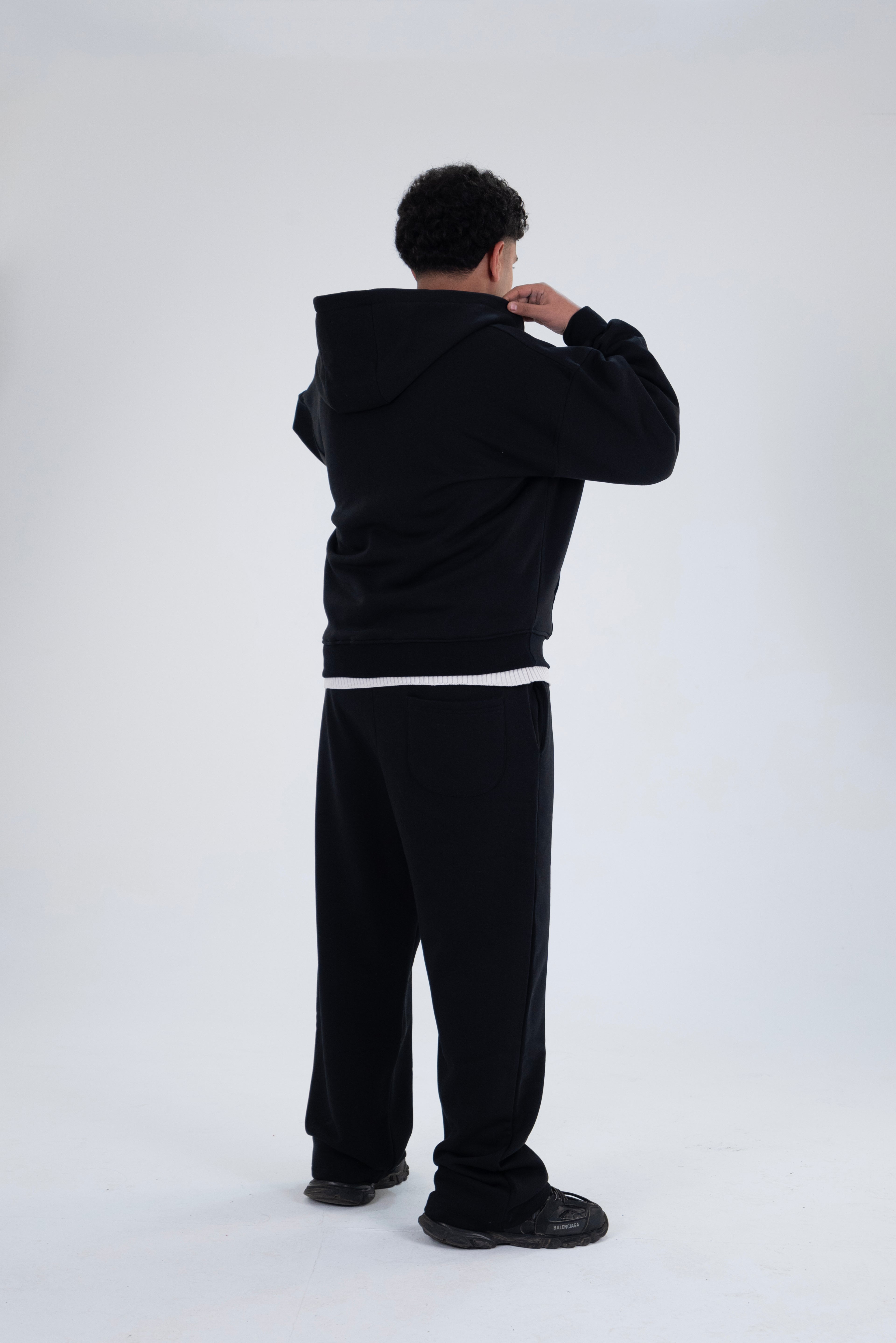 BLACK TRACKSUIT