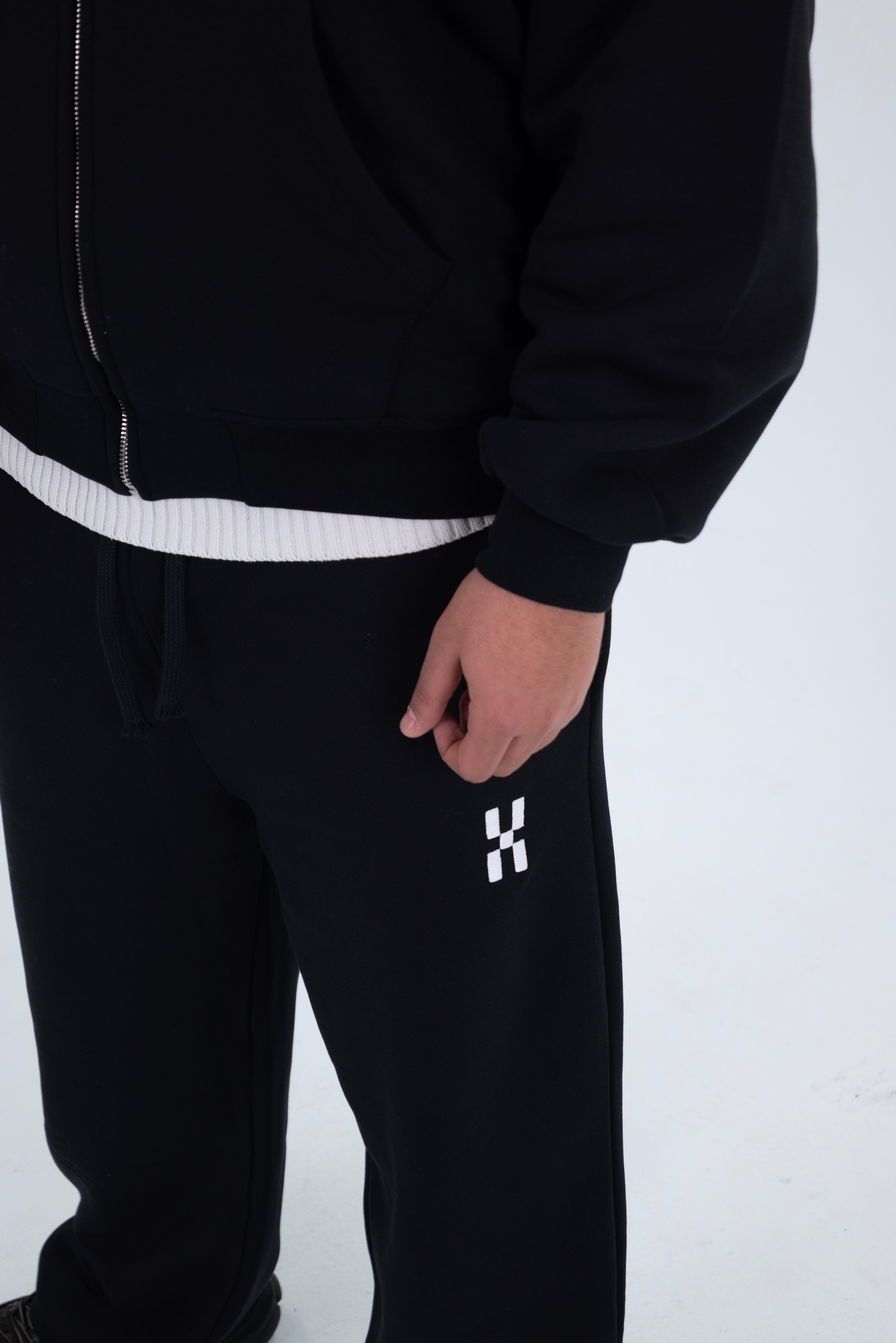 BLACK TRACKSUIT